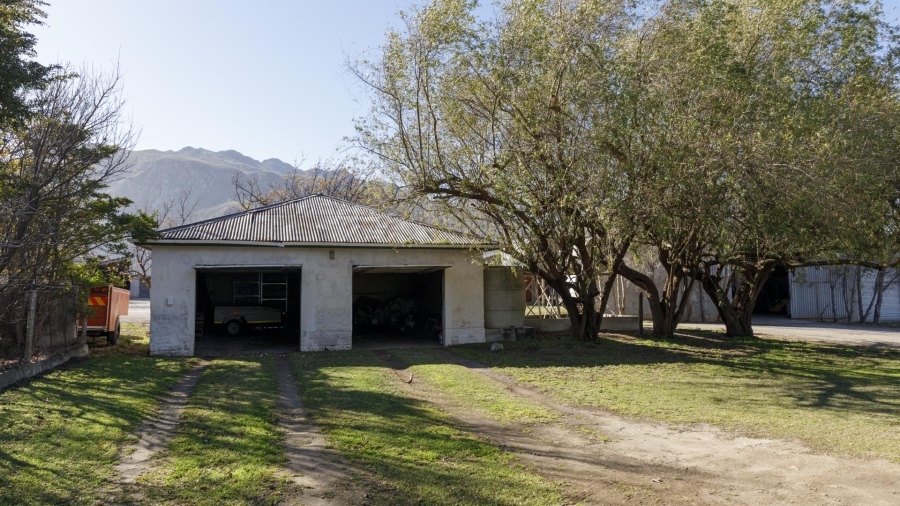 6 Bedroom Property for Sale in Ashton Western Cape